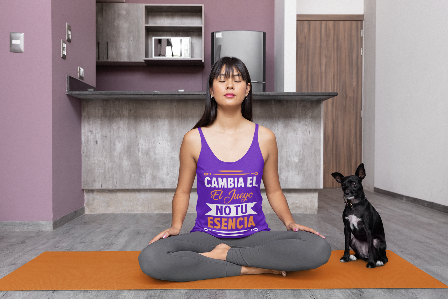 CAMBIA-EL-JUEGO,-NO-TU-ESENCIA Women's Racerback Tank