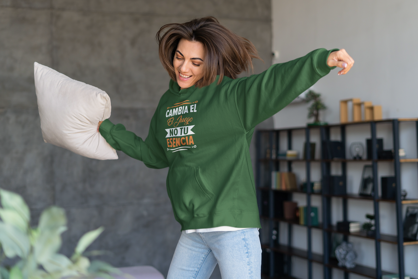 Hoodie - Cambia el Juego no tu Esencia Spanish Inspirational Pullover