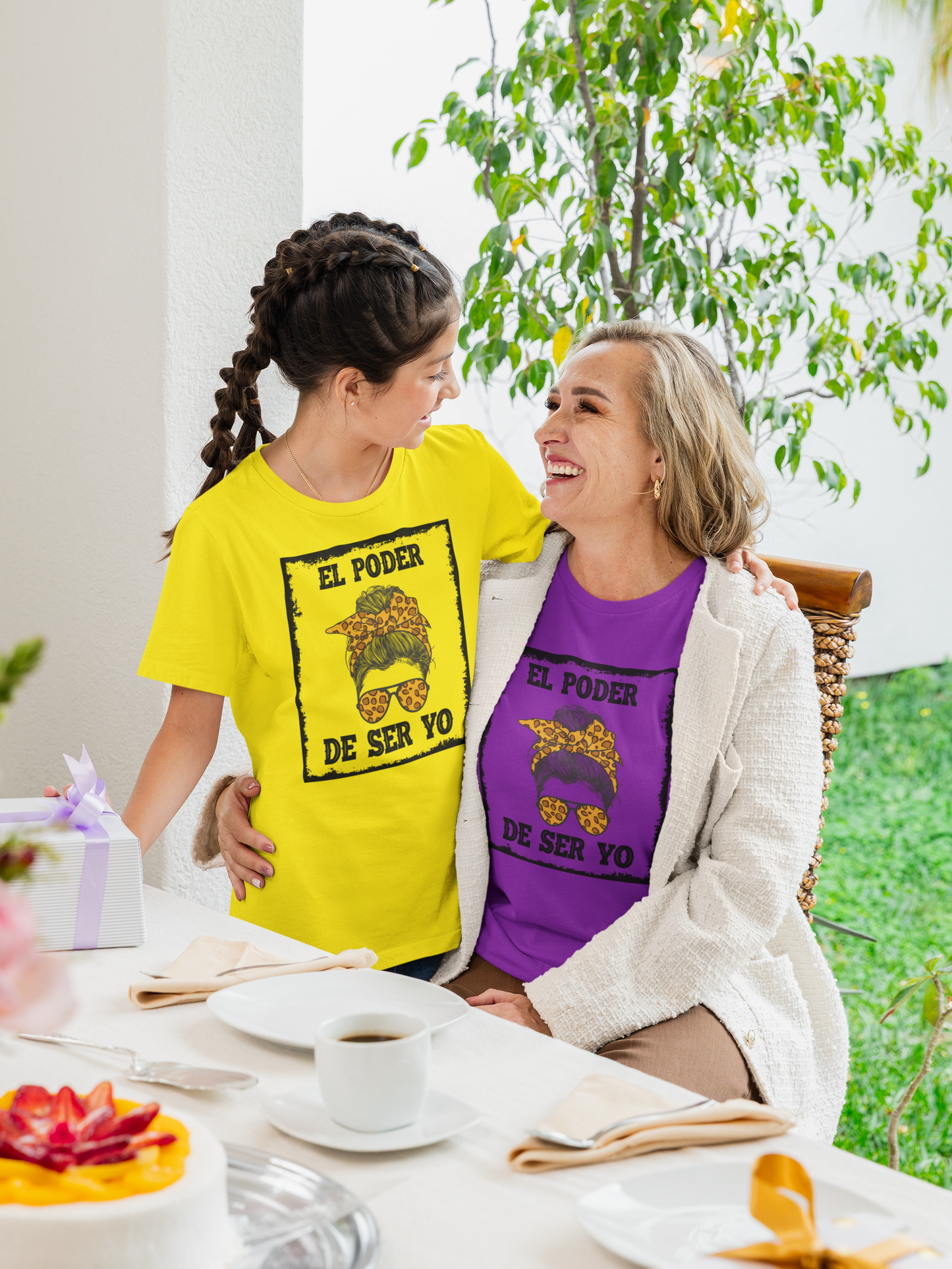 El Poder de Ser Yo T‑Shirt — Empowering Spanish Graphic Tee with Leopard Headscarf