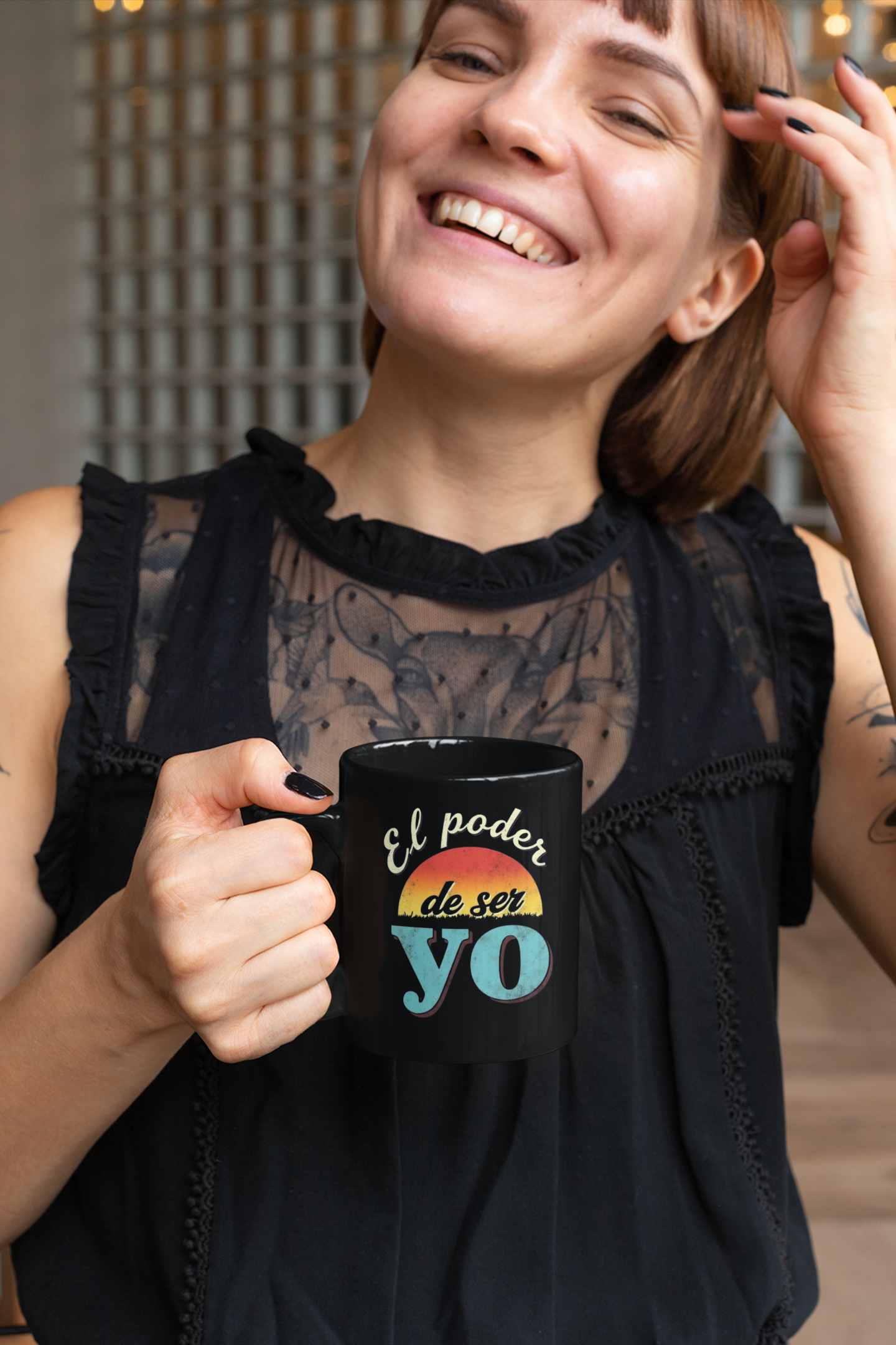 El Poder de Ser Yo Black Mug — Spanish Empowerment Coffee Cup (11oz/15oz)