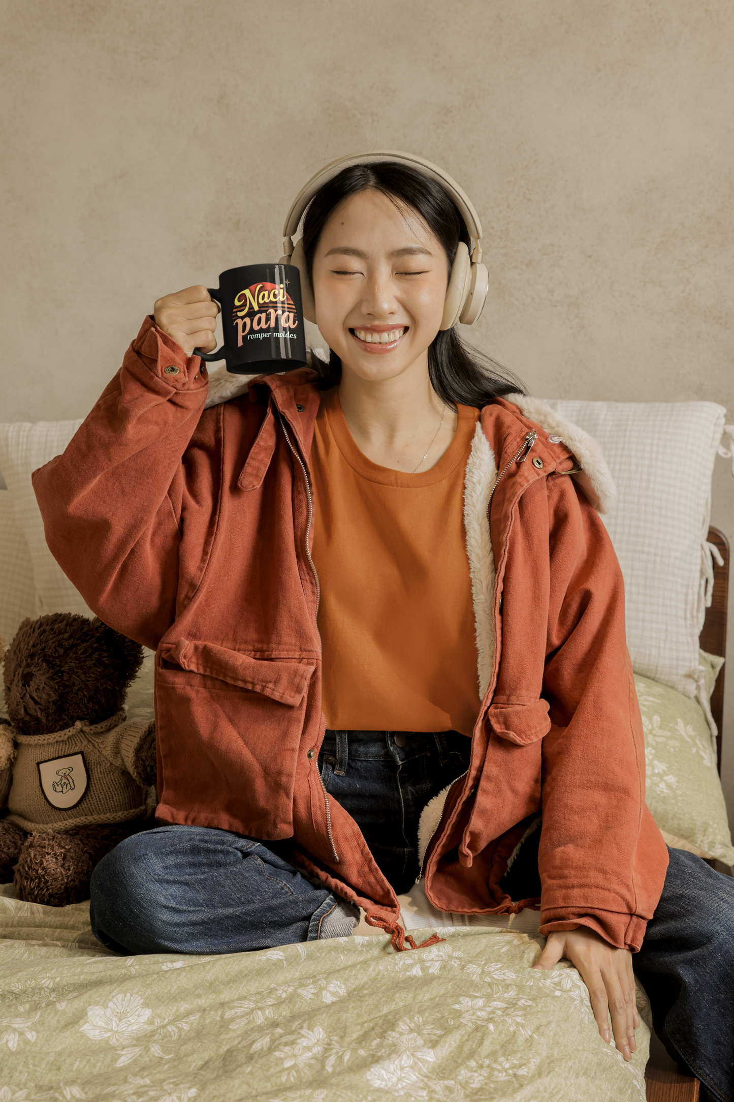 Naci Para Romper Moldes Black Mug — Retro Spanish Inspirational Coffee Cup (11oz/15oz)