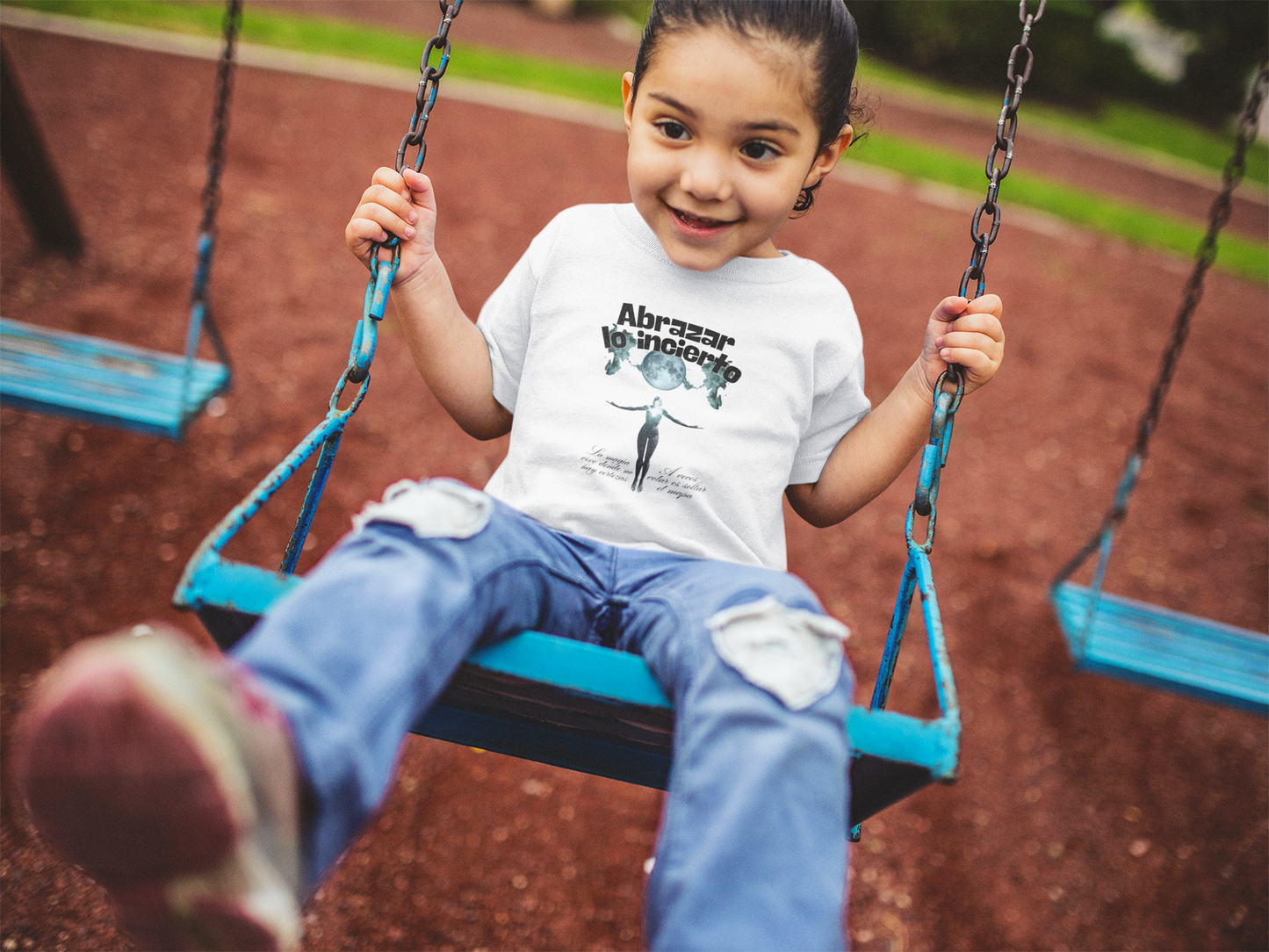 Kids T‑Shirt “Abrazar lo Incierto” Inspirational Spanish Quote Tee